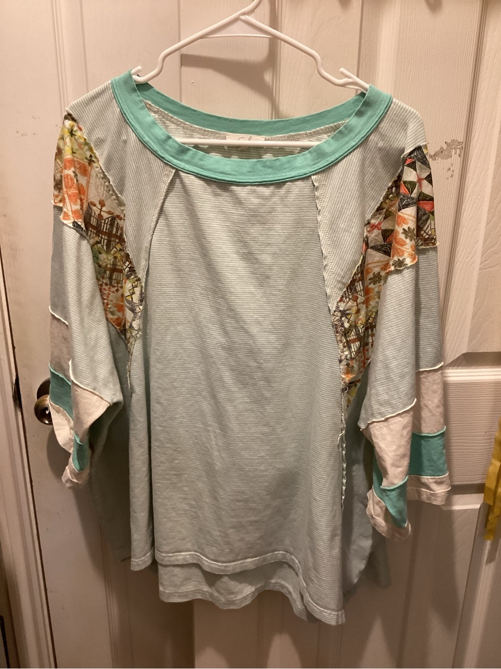 easel Light Aqua Mixed-Print Raglan Sweatshirt